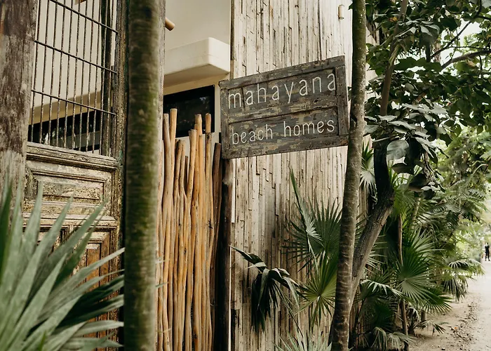 Hotel Mahayana Homes